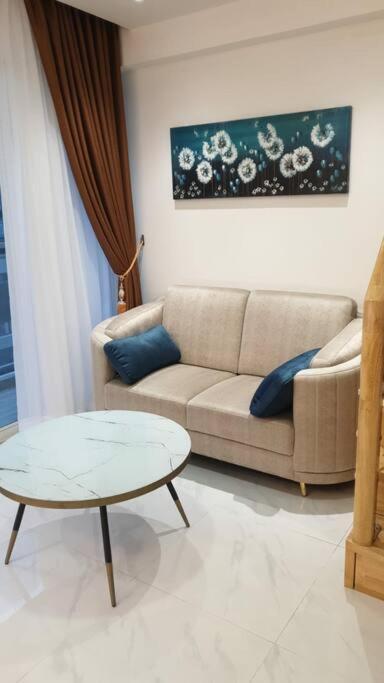 Grand Jati Junction Apartemen